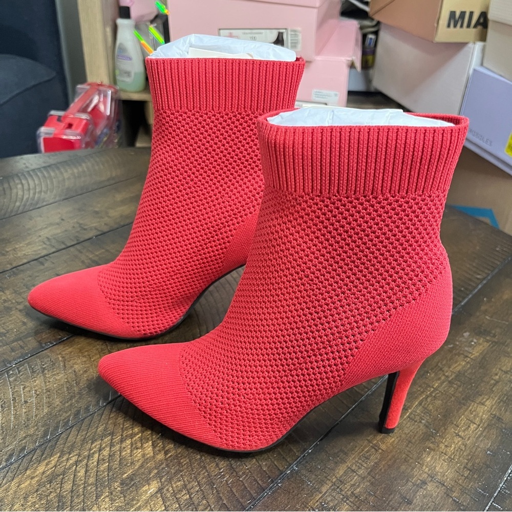 Mia McKinley Stiletto Red Knit Ankle Boots, 6M